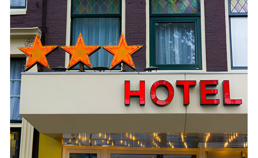 Co musi zawierać pokój w hotelu 3, 4 i 5 gwiazdkowym?  