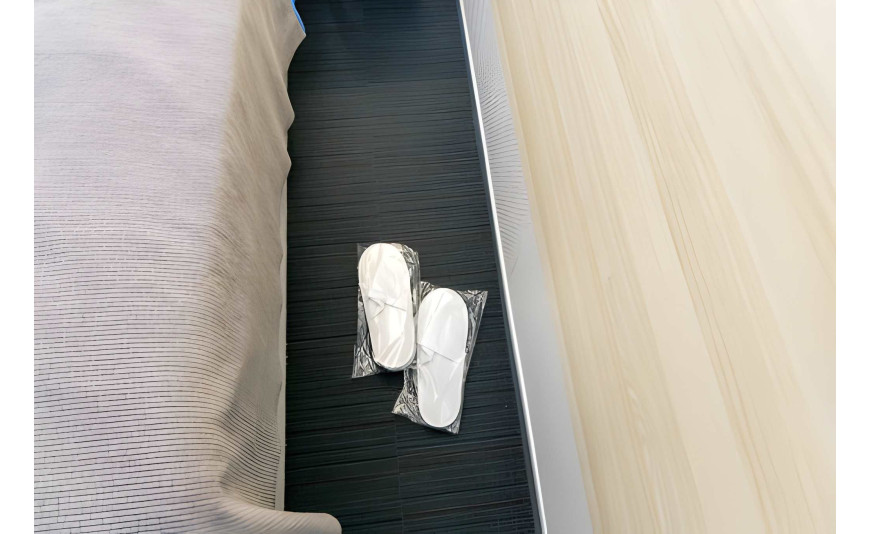 Gdzie wyrzucić zużyte kapcie hotelowe?