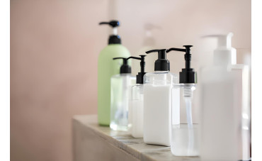 Gdzie wyrzucać kosmetyki hotelowe?